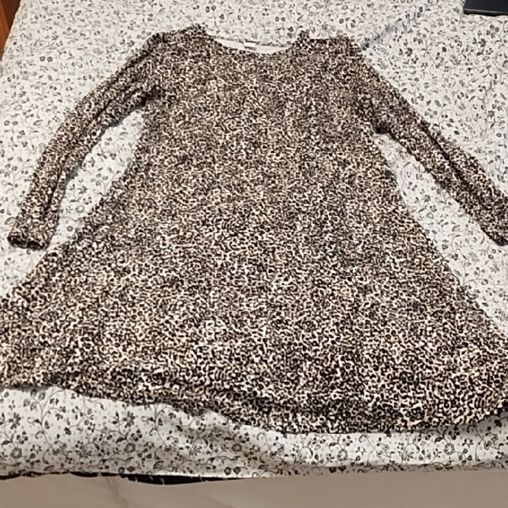 Old Navy Black and White Long Sleeve Dress